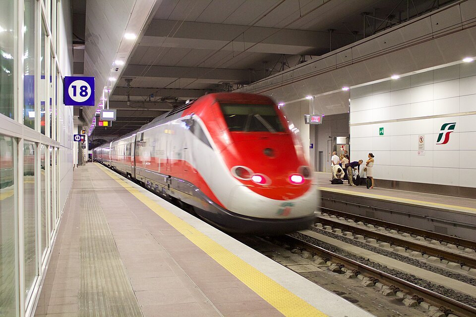 High-speed platforms at Bologna Centrale