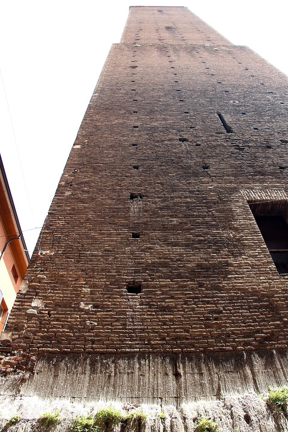 The Azzoguidi tower, the Altabella