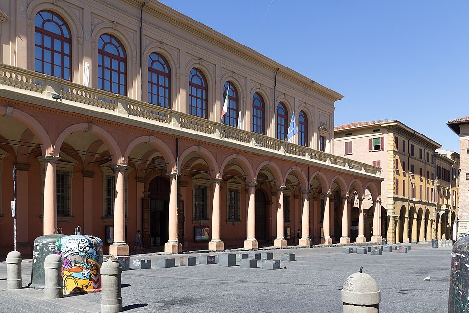 Walking under the porticoes