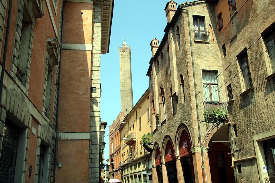Torre degli Asinelli (Bologna) 01