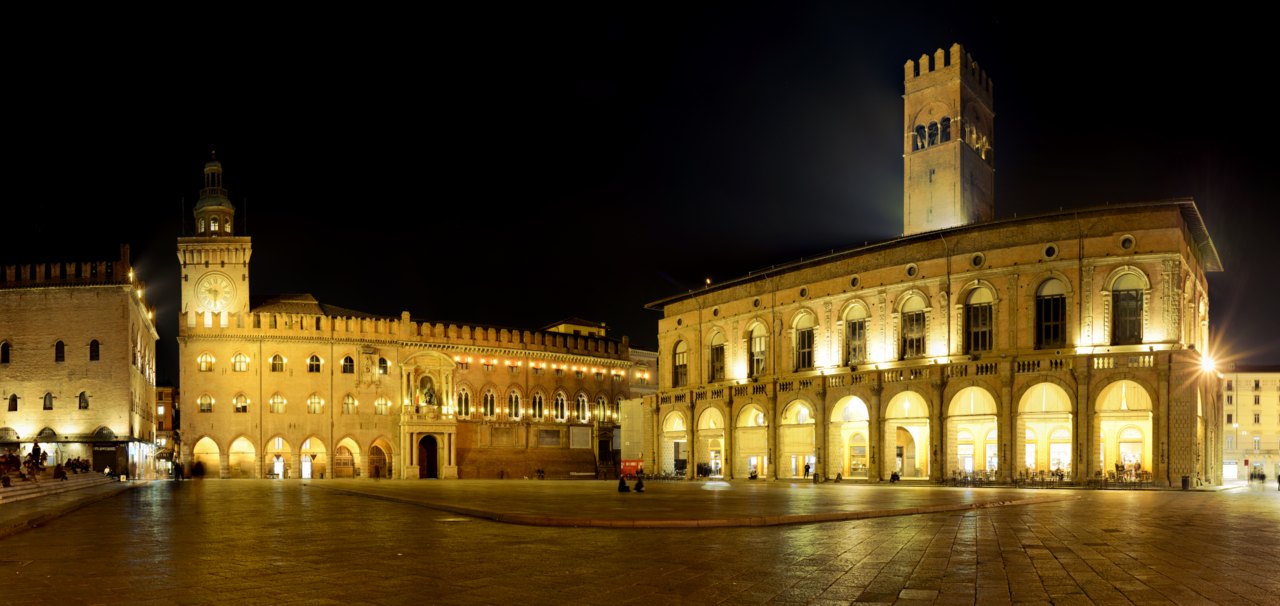 Piazza maggiore Bologna