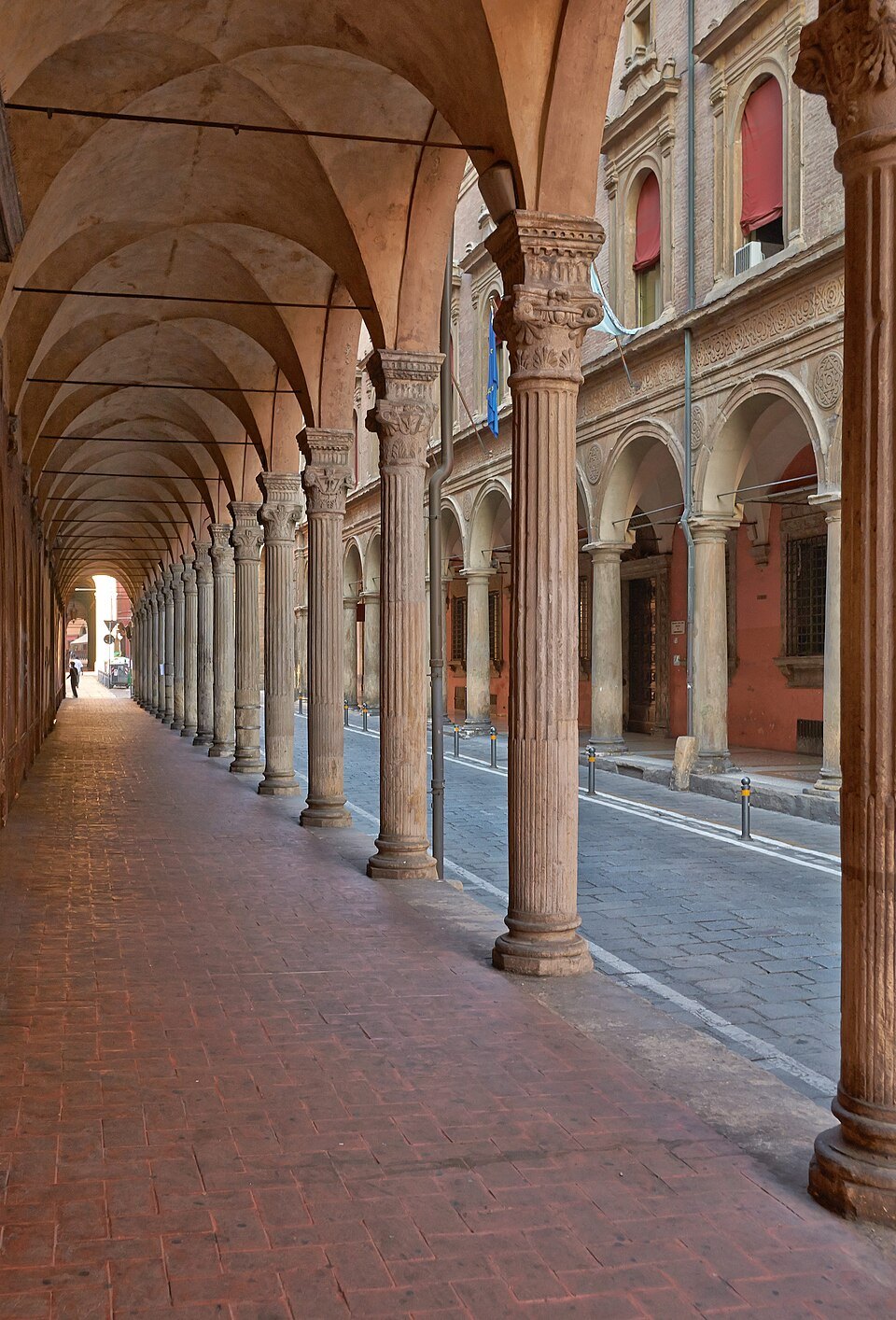 Portico di San Giacomo 1