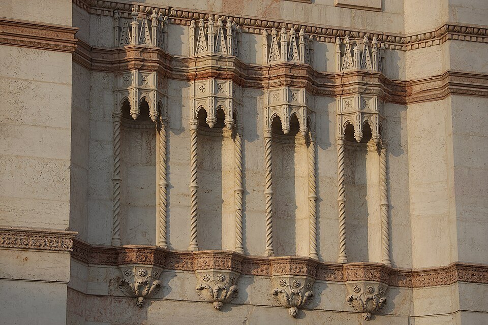 San Petronio, particolare della facciata